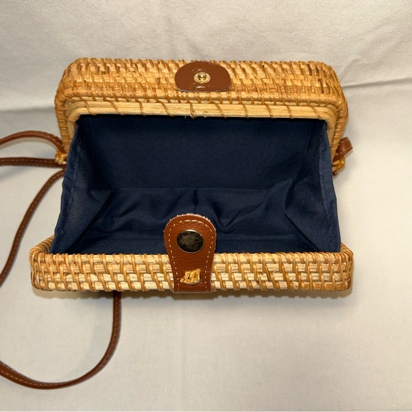 Wicker, Crossbody Bag, NWT - Picture 3 of 6
